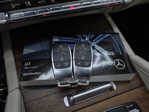 Used 2024 Mercedes-Benz GLE 350 4MATIC image 46