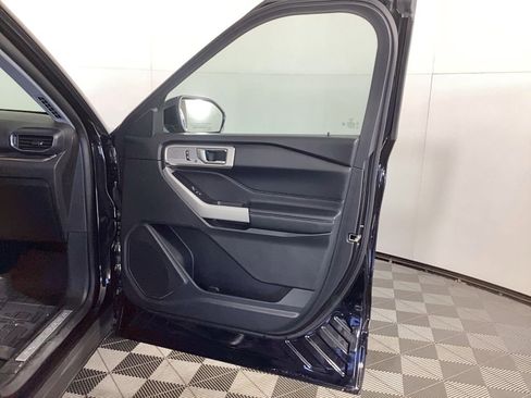 Used 2020 Ford Explorer Limited w/ Equipment Group 310A image 9