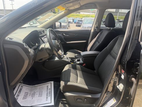 Used 2018 Nissan Rogue SV FWD image 30