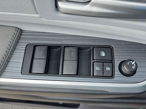 New 2026 Toyota Sienna XLE FWD image 29