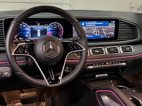 Certified 2025 Mercedes-Benz GLS 450 4MATIC image 36