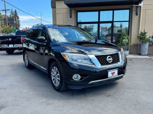 Used 2016 Nissan Pathfinder SL w/ SL Tech Package AWD/4WD image 1