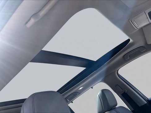 Certified 2025 Honda Pilot Touring image 27