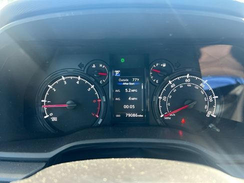Used 2022 Toyota 4Runner SR5 Premium AWD/4WD image 26