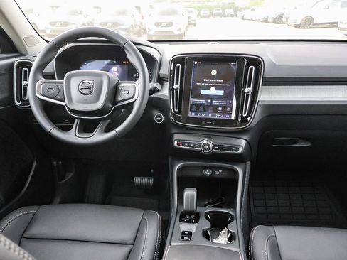 New 2026 Volvo XC40 B5 Core w/ Climate Package AWD/4WD image 22