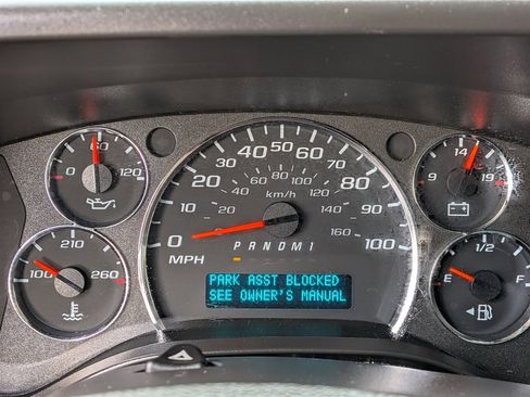 Used 2021 Chevrolet Express 3500 w/ Driver Convenience Package image 18