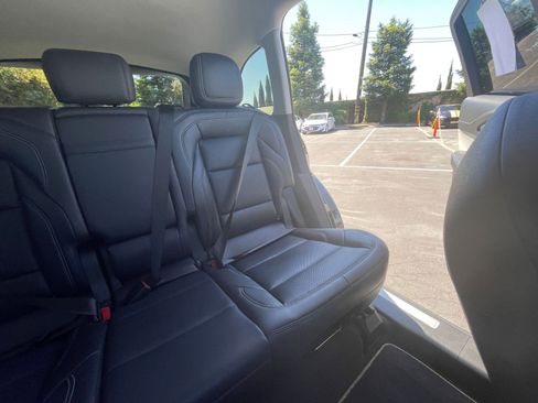 Used 2024 Lincoln Nautilus Premier image 31