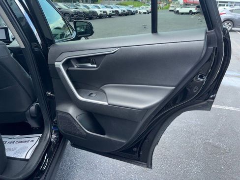 Used 2024 Toyota RAV4 XLE FWD image 39