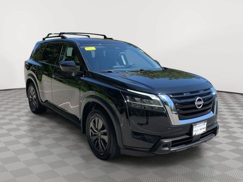 Used 2022 Nissan Pathfinder SV w/ SV Premium Package AWD/4WD image 7