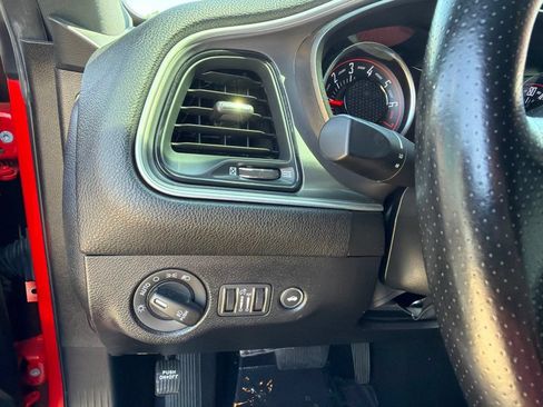 Used 2022 Dodge Challenger GT AWD/4WD image 28