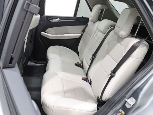 Used 2017 Mercedes-Benz GLE 400 4MATIC image 31