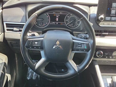 Used 2024 Mitsubishi Outlander SE FWD image 21