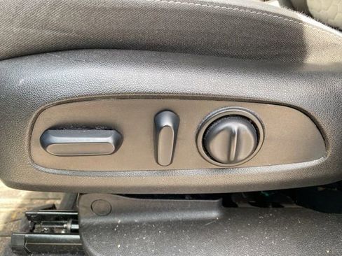 Used 2021 Chevrolet Equinox LS w/ LS Convenience Package image 14