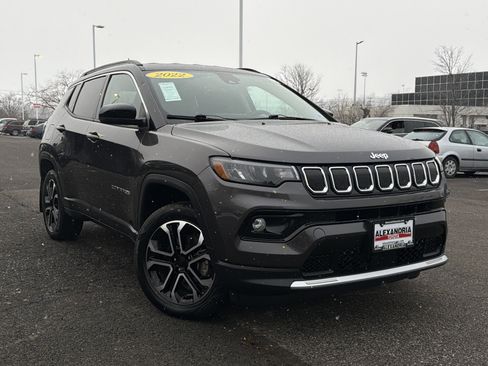 Used 2022 Jeep Compass Limited image 3