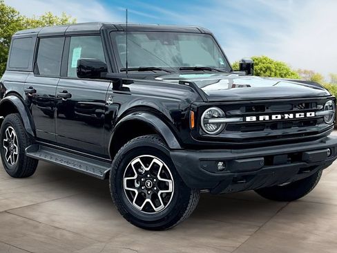 New 2026 Ford Bronco Outer Banks AWD/4WD image 2