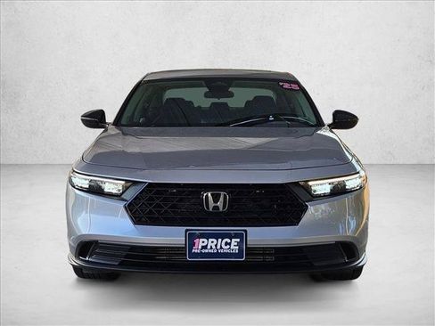 Used 2025 Honda Accord SE image 2