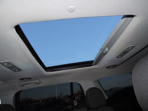 Used 2023 GMC Acadia SLE w/ Driver Convenience Package image 22