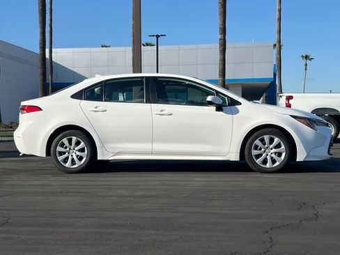 Used 2023 Toyota Corolla LE image 3