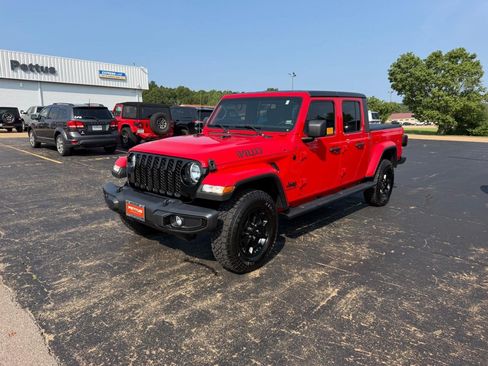Used 2021 Jeep Gladiator Sport AWD/4WD image 7