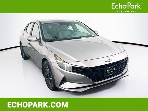 Used 2023 Hyundai Elantra SEL FWD image 1