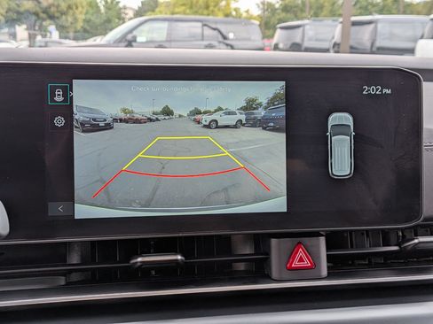 Used 2025 Kia Carnival FWD image 23