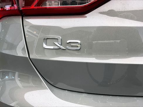 Used 2023 Audi Q3 2.0T Premium w/ Convenience Package image 32