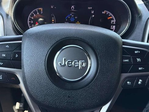 Used 2018 Jeep Grand Cherokee High Altitude AWD/4WD image 12