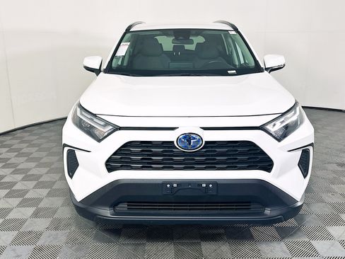 Used 2024 Toyota RAV4 XLE AWD/4WD image 8