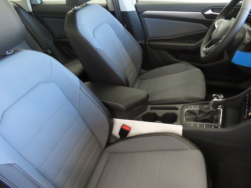 New 2026 Volkswagen Jetta SE FWD image 27