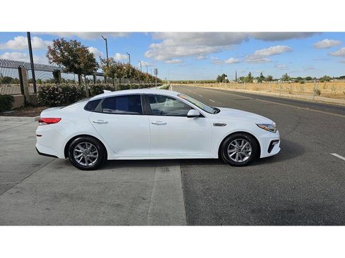 Used 2019 Kia Optima LX image 4