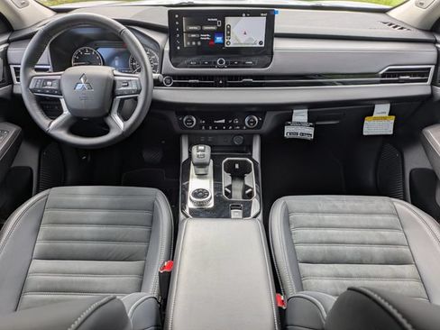 New 2026 Mitsubishi Outlander SE FWD image 16