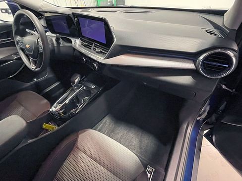 Used 2024 Chevrolet Trax LT image 25