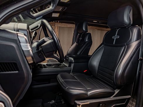 Used 2025 Ford F450 Platinum w/ FX4 Off-Road Package image 24