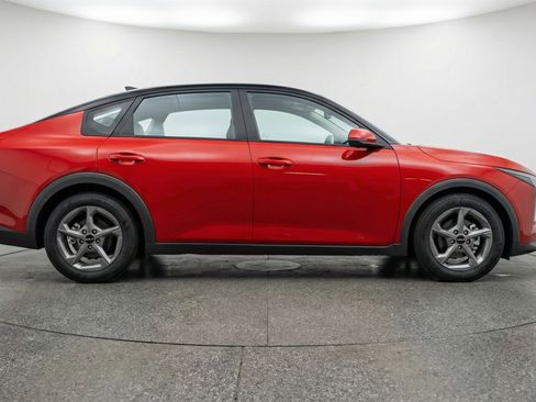 Used 2025 Kia K4 LXS image 11