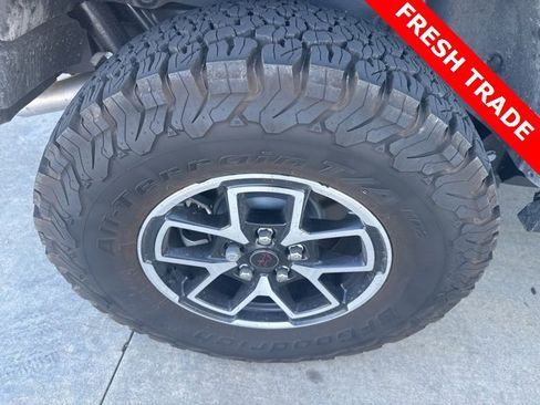 Used 2024 Jeep Wrangler Unlimited Rubicon w/ Technology Group image 15