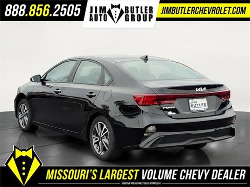 Used 2023 Kia Forte LXS w/ LXS Technology Package image 2