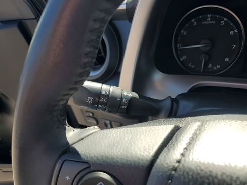 Used 2018 Toyota RAV4 XLE image 34