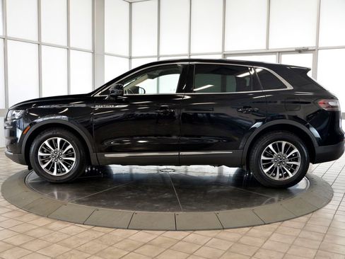 Used 2023 Lincoln Nautilus Reserve AWD/4WD image 5