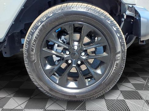 Used 2022 Jeep Wrangler Unlimited Sahara w/ Cold Weather Group image 9