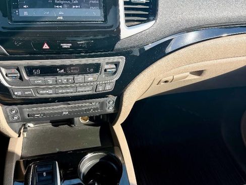 Used 2016 Honda Pilot Elite image 20