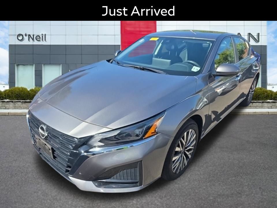 Certified 2023 Nissan Altima 2.5 SV w/ SV Premium Package AWD/4WD image 1