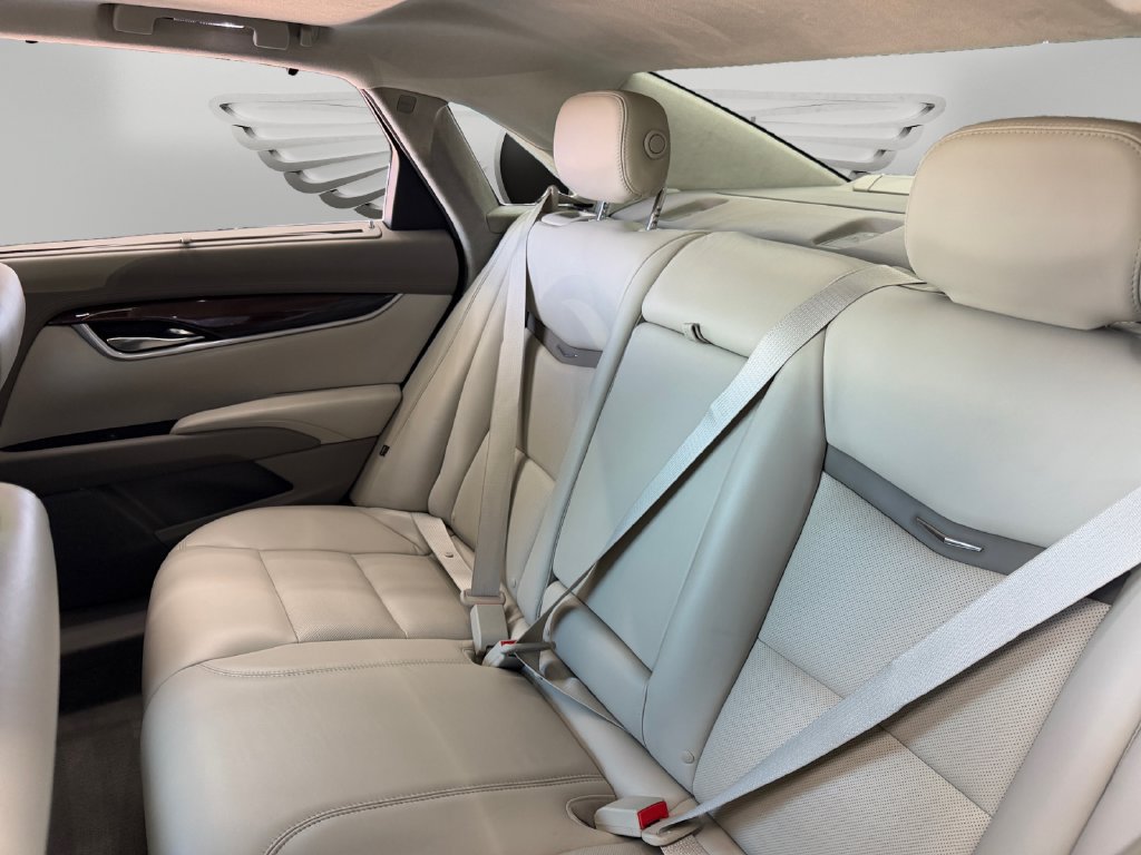 Used 2013 Cadillac XTS Platinum FWD image 13