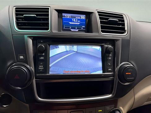 Used 2013 Toyota Highlander Limited AWD/4WD image 22