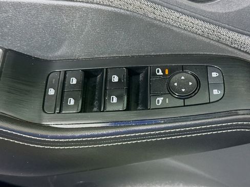 Used 2022 Nissan Rogue S AWD/4WD image 24