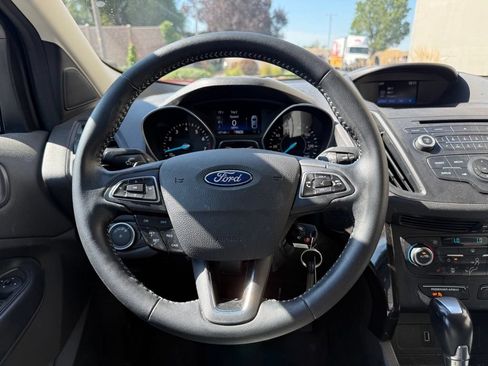 Used 2018 Ford Escape SE w/ SE Sport Appearance Package AWD/4WD image 10