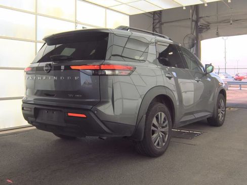 Used 2024 Nissan Pathfinder SV AWD/4WD image 3