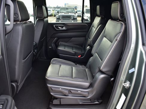 Used 2023 Chevrolet Suburban Premier image 22
