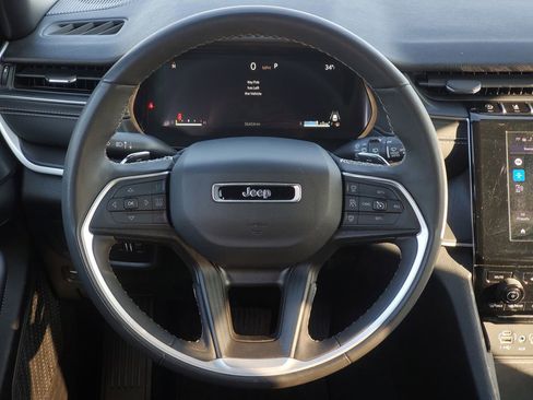 Used 2024 Jeep Grand Cherokee L Altitude image 32