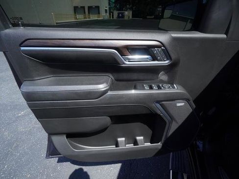 Used 2023 GMC Sierra 1500 SLT w/ SLT Premium Package AWD/4WD image 11