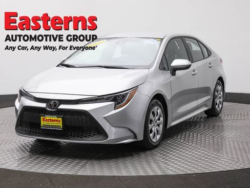 Used 2022 Toyota Corolla LE FWD image 1